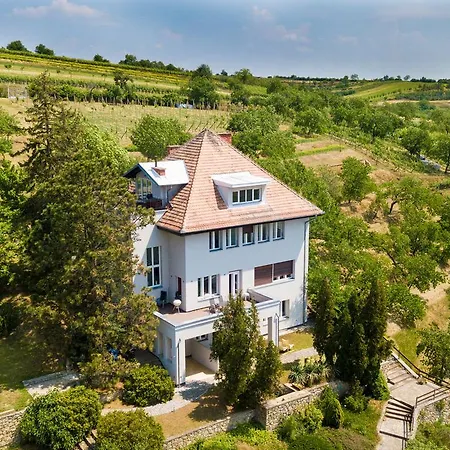 Nosislav Apartments Appartement