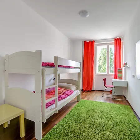 Nosislav Apartments *